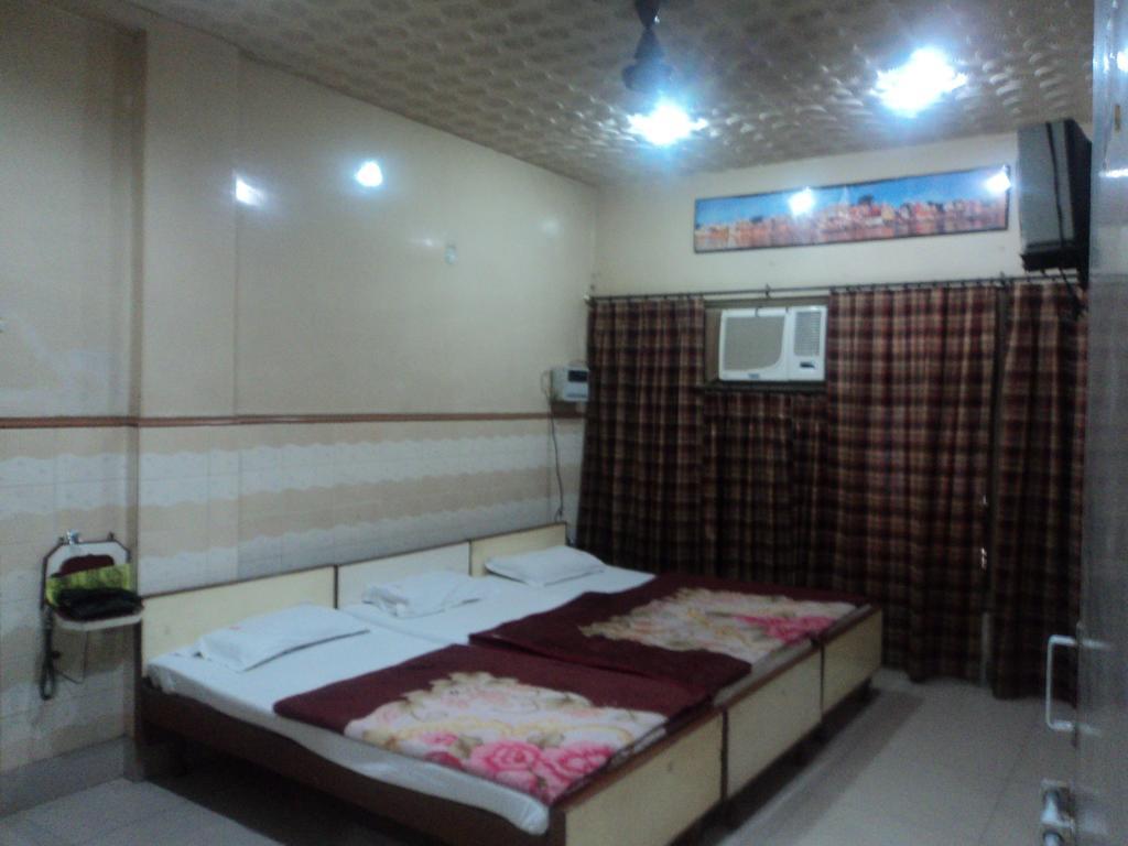Hotel Jyoti Варанаси Номер фото