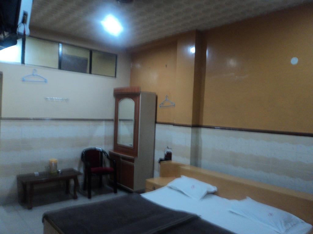 Hotel Jyoti Варанаси Номер фото