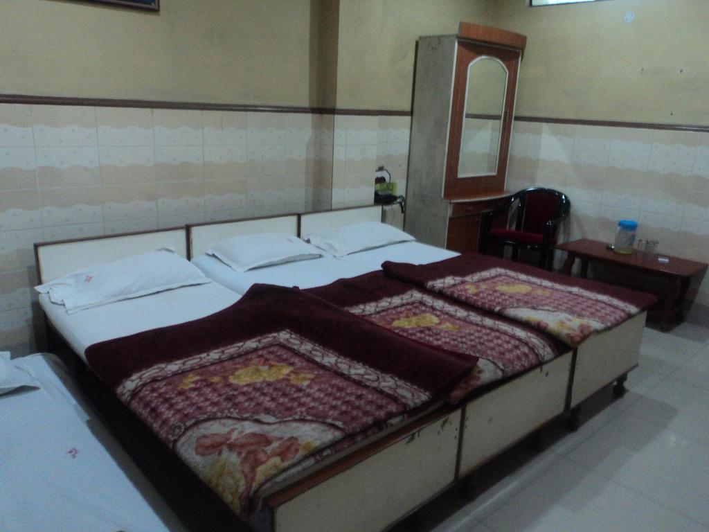 Hotel Jyoti Варанаси Номер фото